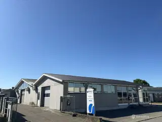 Flot og nyrenoveret lager og kontor lejemål i Kolding