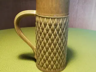 Rudder/Harlekin stentøjs kande fra Kronjyden