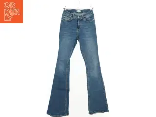Jeans med svaj fra Gina Tricot (str. L)