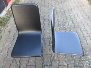 2 sorte spisestuestole sælges samlet 50