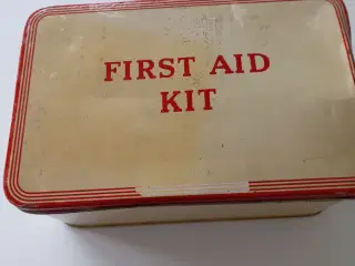 First Aid Kit ( gammel )