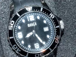 Ur - Mango armbåndsur i æske. Kvittering haves.