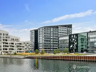 Flot flerbrugerejendom ”Tower” lige ved havnefronten