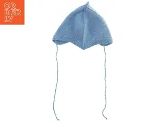 Hjemmestrikket babyhue (str. 16 6 15 cm)