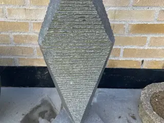 Granit vand skulptur