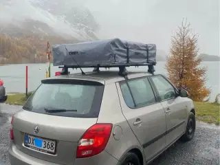 Udlejning af en kvalitets tagtelt fra Thule til 2 