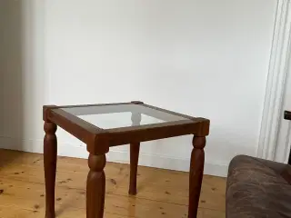 Smukt vintage bord, 1960er i træ og glas