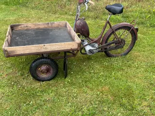 Flakmoped / ladknallert. 