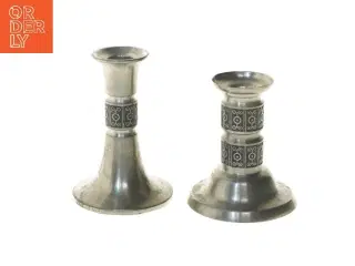 To lysestager i metal (str. 2 stk 13,5 & 11 cm)