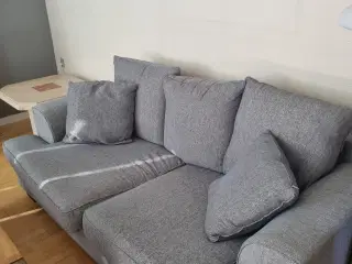 Lyse grå dyb sofa
