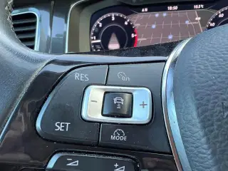 VW Golf 7,5 variant med digital, adaptiv, pano osv