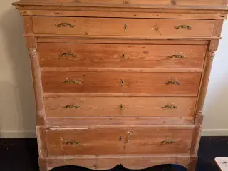 Dragkiste med skuffer