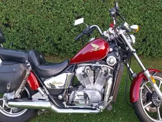 Honda vt 700 shadow 