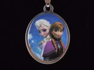 Frost halskæde med Elsa og Anna halskæde