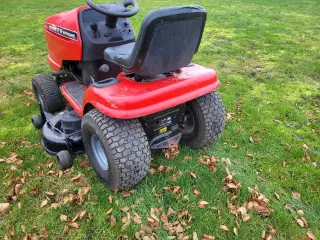 Kraftig Jonsered 48 Havetraktor 