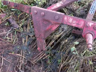 Gammel plov stel bud modtages