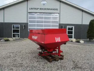 Lely Centerline CL 2400 Med hydraulisk tilt til kantspredning