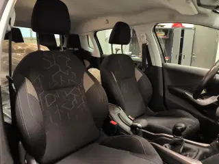 Peugeot 2008 1,6 e-HDi 92 Active