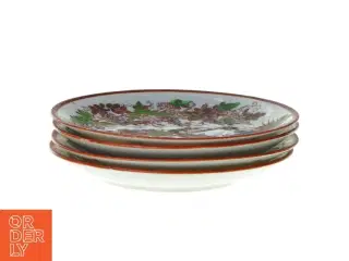 Små tallerkener, med asiatisk motiv (str. 13 cm)