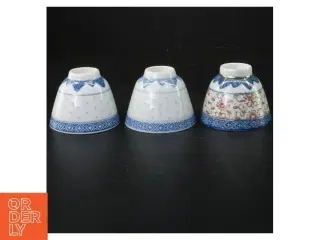 Porcelænsskåle i blåt og hvidt (str. H 6 cm)