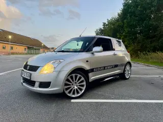 Unik Suzuki Swift nysynet og med lavt kilometertal