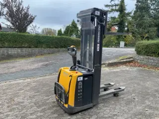 Atlet 1600Kg Stabler med Servostyring og Intialløft