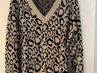 Strikbluser, bukser, tørklæder mv. i str. 42-46