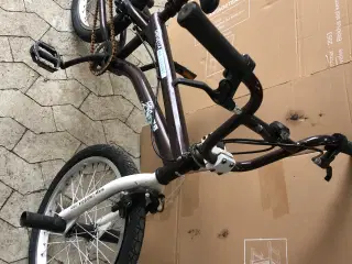 BMX cykler