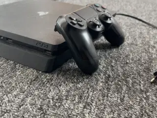 Playstation 4 slim