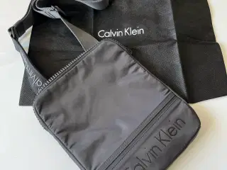Calvin Klein crossover taske