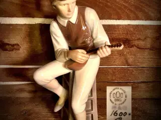 * Bing & Grøndahl; Mandolinspiller (1600)