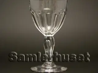 Poul Snapseglas. H:86 mm.