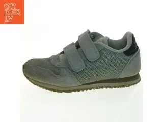 Brugte grå sneakers med velcrolukning fra Woden (str. 33 )