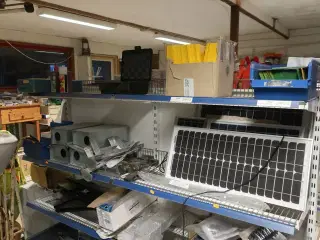 2 fag salgsreoler inkl. indhold (se billeder)