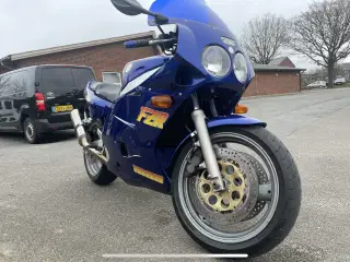 Yamaha FZR 1000