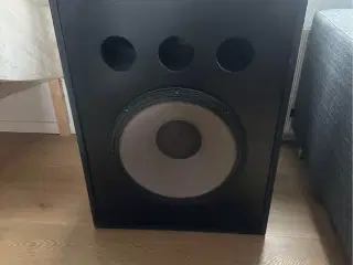 JBL 2242H subwoofer