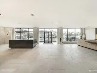 Attraktivt retaillejemål med markant synlighed