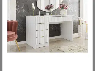 Skrivebord/ makeupbord