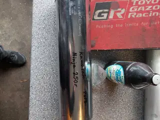 Kawasaki Ninja 250r udstødning