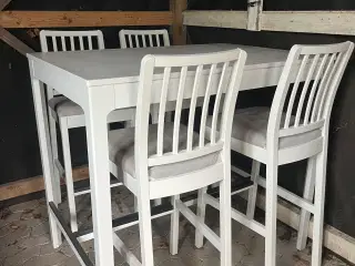 bar sæt med 4 stole 