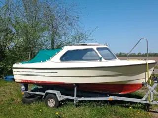 Båd med trailer