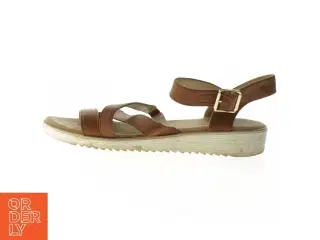 Sandaler med remme fra So All (str. 39 )