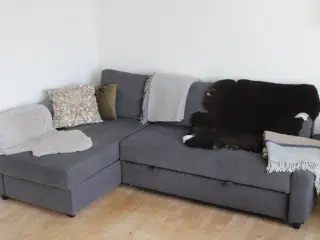 Sovesofa i mørkegrå fra IKEA