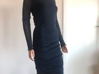 Rigtig smart kjole med glimmer