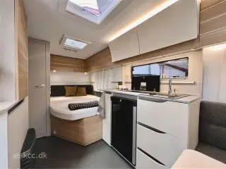 2022 - Adria Adora 472 UP    Adria Adora 472 UP 4 sovepladser, 4 siddepladser.Manuel mover, Isabella Sun Shine med front og Carbon x stænger Har været udlejet.
