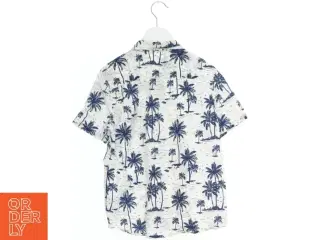 Kortærmet skjorte med palmemotiver fra H&M (str. 140)