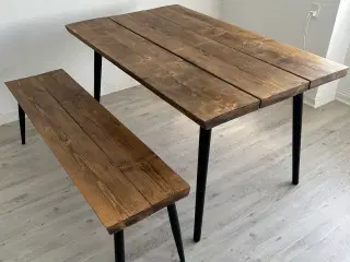 Plankebord og bænk