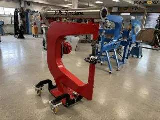 - - - Hammer