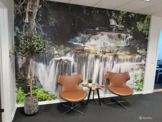 Ledigt kontor i professionelt kontorhotel