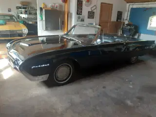 Ford Thunderbird Convertible.